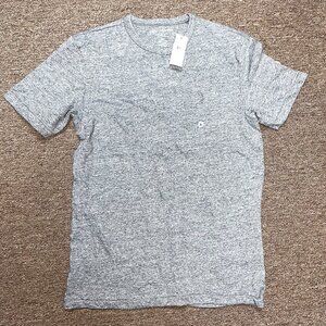 NWT MENS SIZE SMALL AMERICAN EAGLE SUPER SOFT GRAY SHORT SLEEVE T-SHIRT
